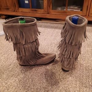 Minnetonka mocassin boots